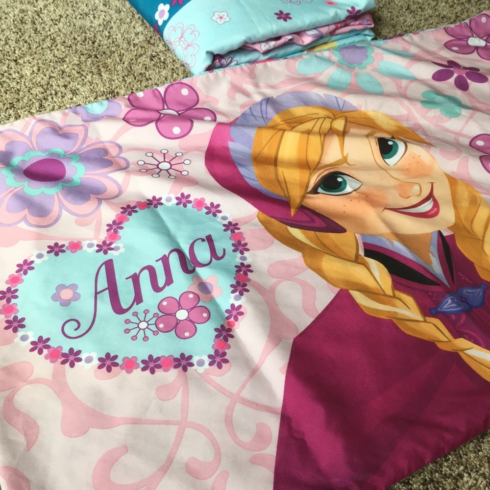 Disney - Elsa & Anna twin bed sheets EUC